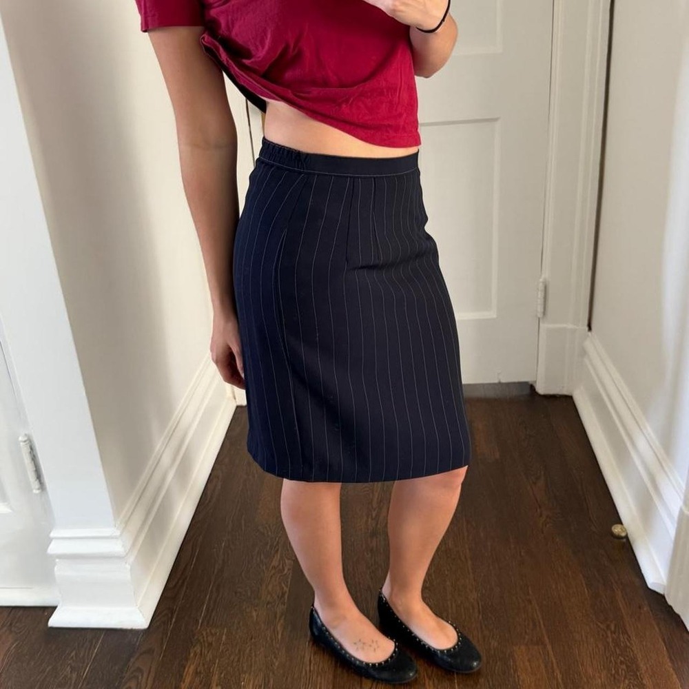 Vintage 90's Plaza South Petite navy pinstripe knee-length skirt